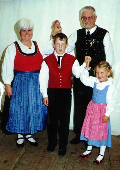 Vai_900_Zweipaar(97 KB)